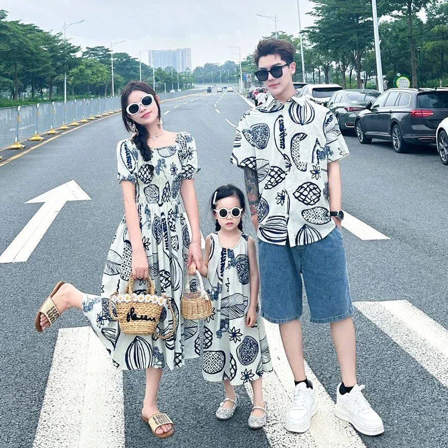 Parent Of Plant - ชุดเดรสสตรีแบบสม็อคสไตล์เกาหลี เสื้อผ้าครอบครัวพี่สาว แม่ลูก พี่น้อง เสื้อผ้าสำหรับพ่อแม่และลูก เสื้อพ่อและลูกชาย